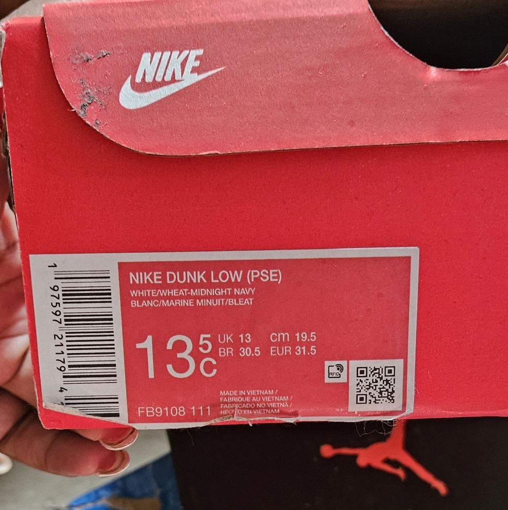 Nike Dunks - Picture 5 of 5